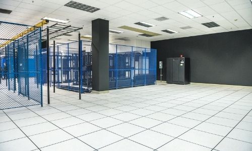 Colocation Promo A Cages Blue 500x300